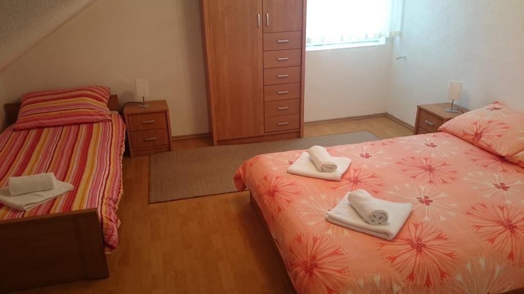Apartment And Rooms Aracic Korenica Rum bild