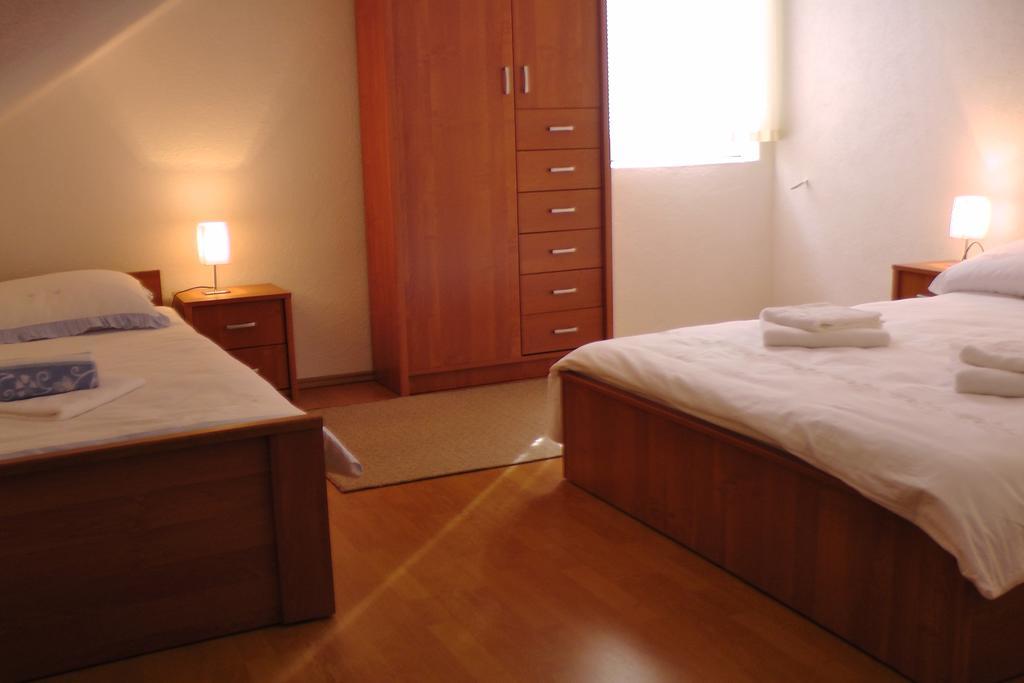 Apartment And Rooms Aracic Korenica Rum bild