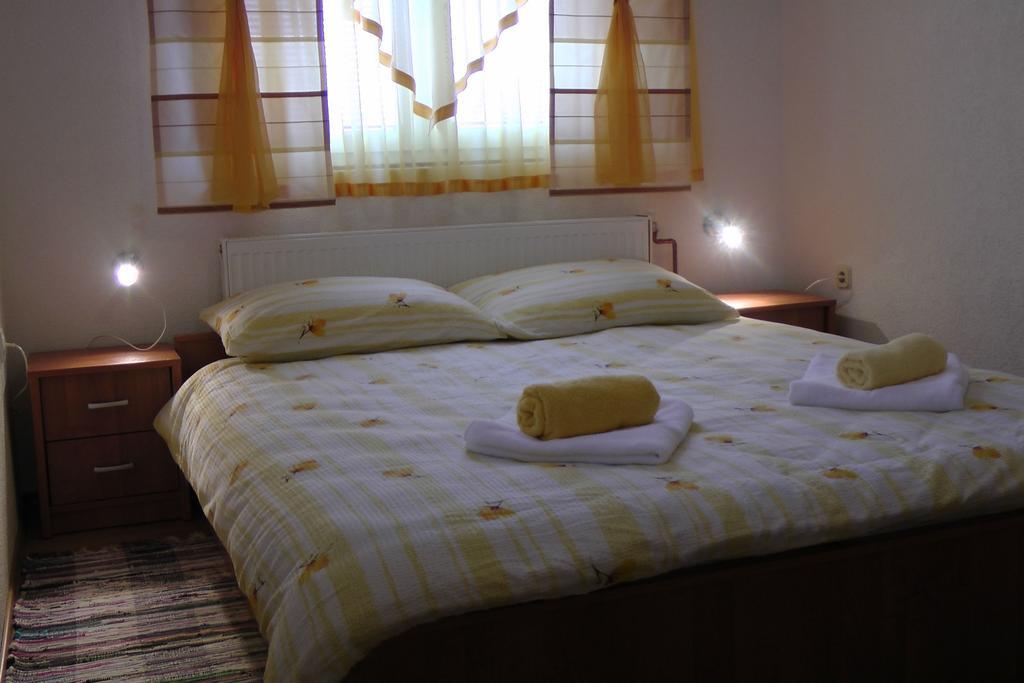 Apartment And Rooms Aracic Korenica Rum bild
