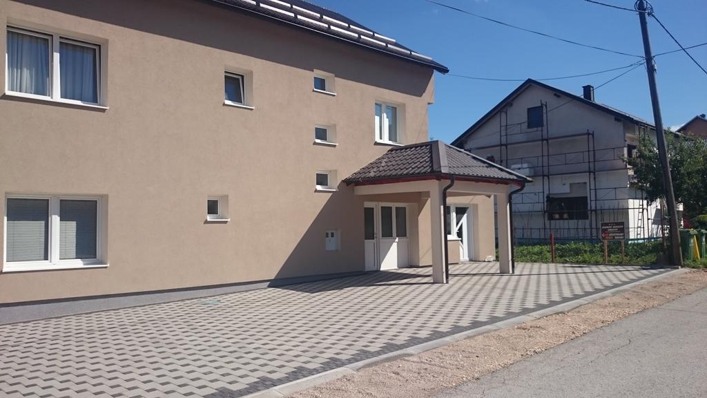 Apartment And Rooms Aracic Korenica Exteriör bild